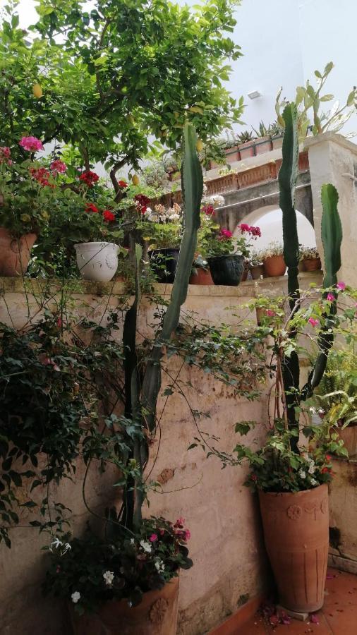Apartamento Le Volte Di San Leonardo Lecce Exterior foto